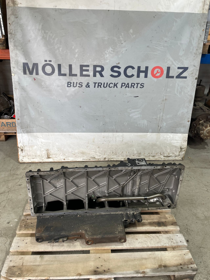 MAN Ölwanne MAN Motor D2066 D 2066HLA EEV Euro 6 LUH 52 LUH 50 - Oil pan for Bus: picture 1 MAN Ölwanne MAN Motor D2066 D 2066HLA EEV Euro 6 LUH 52 LUH 50 - Oil pan for Bus: picture 1