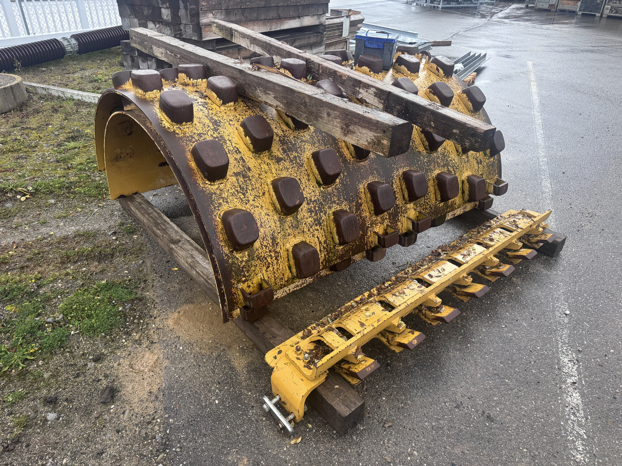 Compactor CATERPILLAR CS 64 B: picture 6 Compactor CATERPILLAR CS 64 B: picture 6