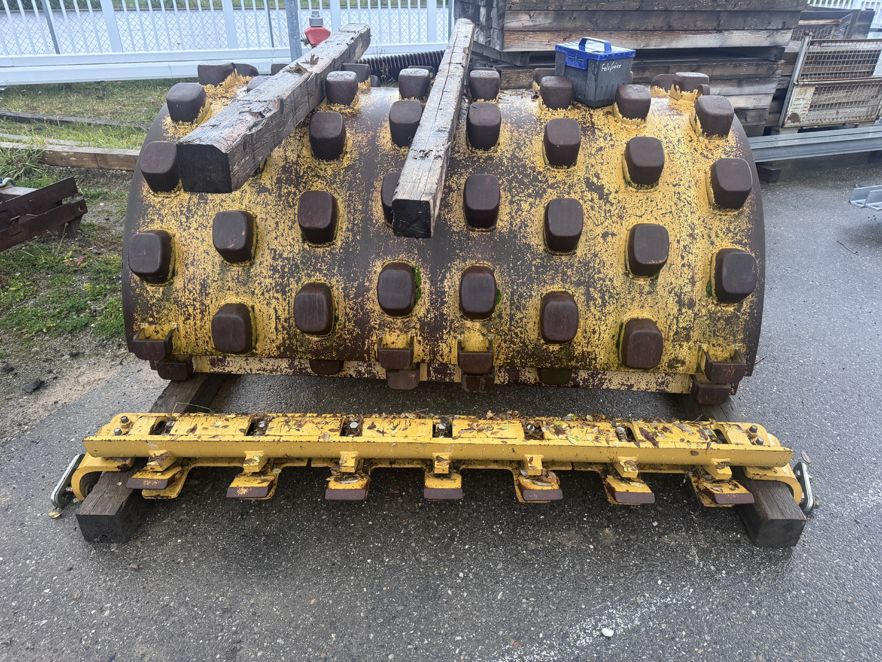 Compactor CATERPILLAR CS 64 B: picture 7 Compactor CATERPILLAR CS 64 B: picture 7