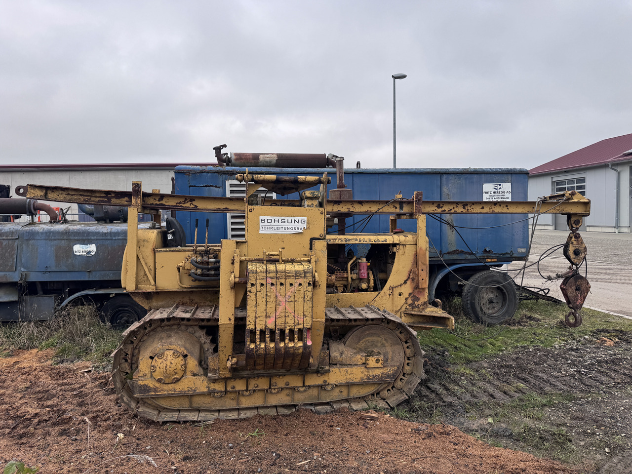 CATERPILLAR D 4 B - Pipe layer: picture 2 CATERPILLAR D 4 B - Pipe layer: picture 2