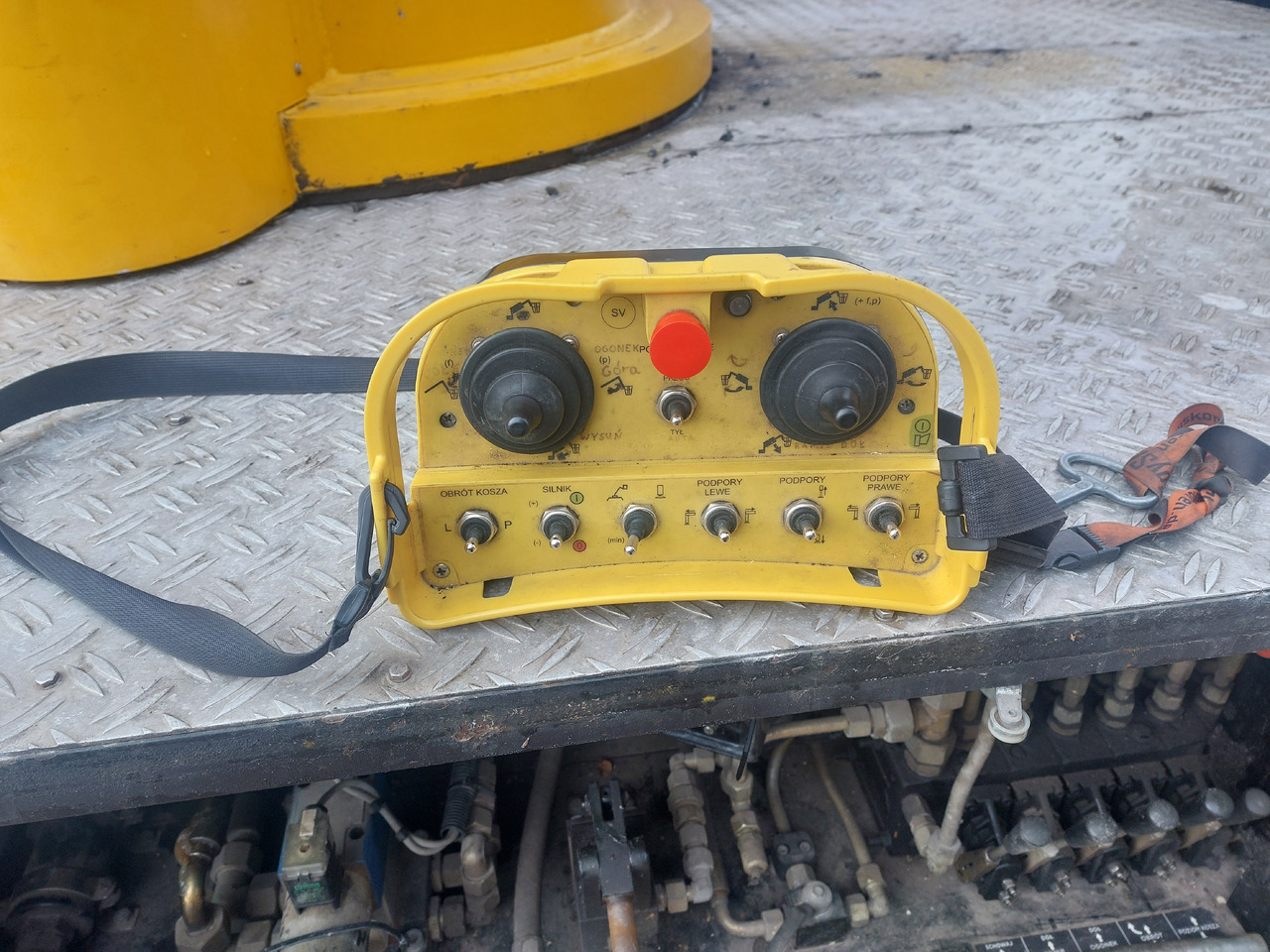 Truck mounted aerial platform Man 8.163 Bison TKA 30: picture 9