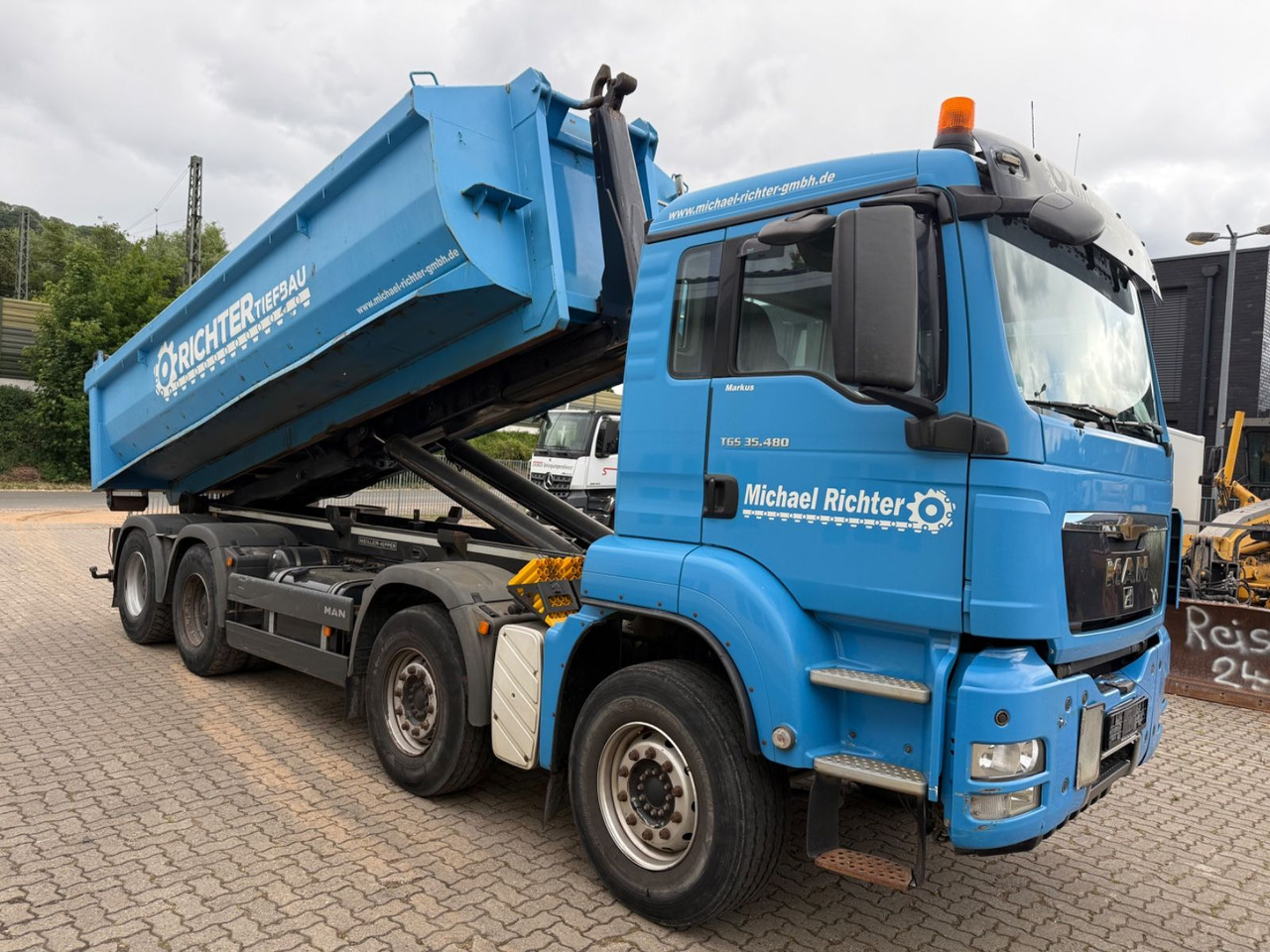 MAN 35.480 TGS - Hook lift truck: picture 3 MAN 35.480 TGS - Hook lift truck: picture 3