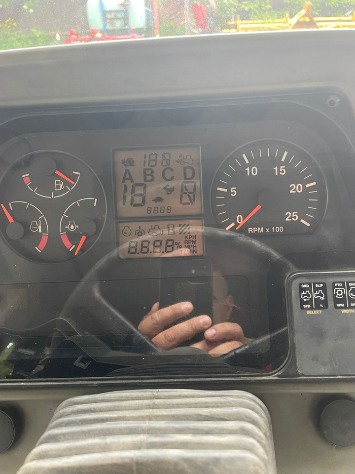 Farm tractor Massey Ferguson 8220 Tractor: picture 9 Farm tractor Massey Ferguson 8220 Tractor: picture 9