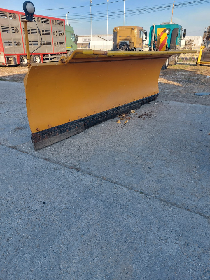 Nido Plow / Snow Blade / – Nido Universal Electrohidraulik – Sn 252 - Snow plough: picture 2 Nido Plow / Snow Blade / – Nido Universal Electrohidraulik – Sn 252 - Snow plough: picture 2
