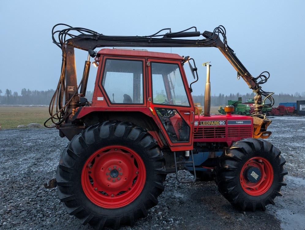 SAME Leopard 90 Turbo metsäkuormaajalla - Agricultural machinery: picture 4 SAME Leopard 90 Turbo metsäkuormaajalla - Agricultural machinery: picture 4