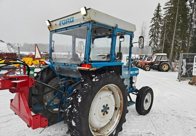 Ford 4110 traktori - Katso video! - Farm tractor: picture 4 Ford 4110 traktori - Katso video! - Farm tractor: picture 4