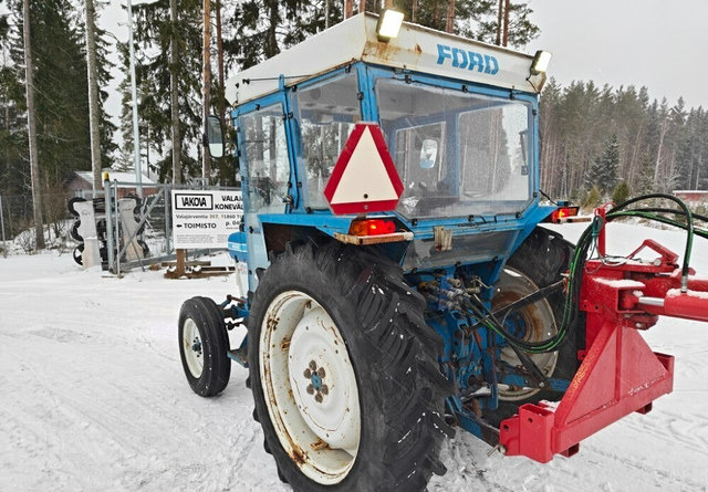 Ford 4110 traktori - Katso video! - Farm tractor: picture 3 Ford 4110 traktori - Katso video! - Farm tractor: picture 3