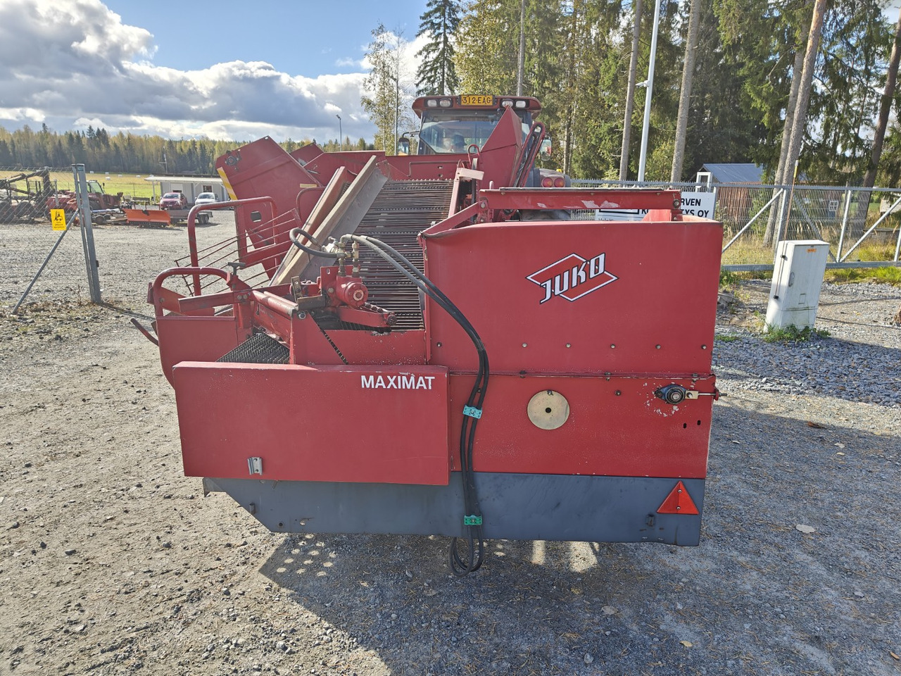 Juko Maximat perunan tai sipulin nostokone Katso video! - Potato harvester: picture 3 Juko Maximat perunan tai sipulin nostokone Katso video! - Potato harvester: picture 3