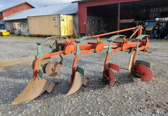 Kverneland A8 sarka-aura 4-siipinen - Plow: picture 1 Kverneland A8 sarka-aura 4-siipinen - Plow: picture 1