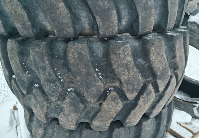 Mitas 405/70-24 - MPT-04 rengassarja - Tire for Construction machinery: picture 5 Mitas 405/70-24 - MPT-04 rengassarja - Tire for Construction machinery: picture 5