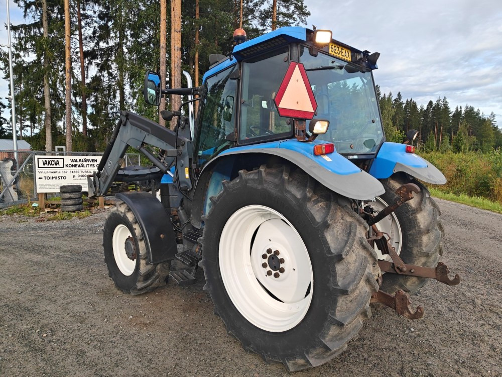 New Holland TS100, ES vaihteisto, ilmastointi, etukuormaaja Ålö Q55, katso video! - Farm tractor: picture 3 New Holland TS100, ES vaihteisto, ilmastointi, etukuormaaja Ålö Q55, katso video! - Farm tractor: picture 3