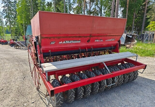 Simulta-Junkkari kylvölannoitin - 300cm - VIDEO - Seed drill: picture 3 Simulta-Junkkari kylvölannoitin - 300cm - VIDEO - Seed drill: picture 3