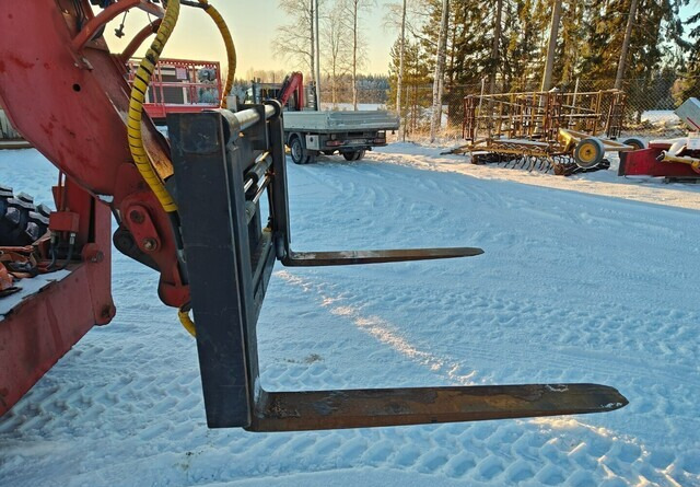 Trukkipiikit - hydraulinen sivusiirto ja levitys - VIDEO - Forks: picture 4 Trukkipiikit - hydraulinen sivusiirto ja levitys - VIDEO - Forks: picture 4