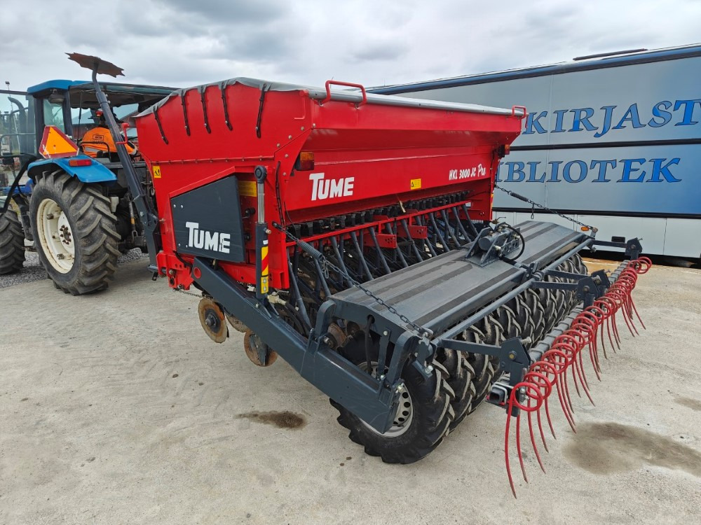 Combine seed drill Tume HKL 3000 JC Pro Täyskiekkokone: picture 6