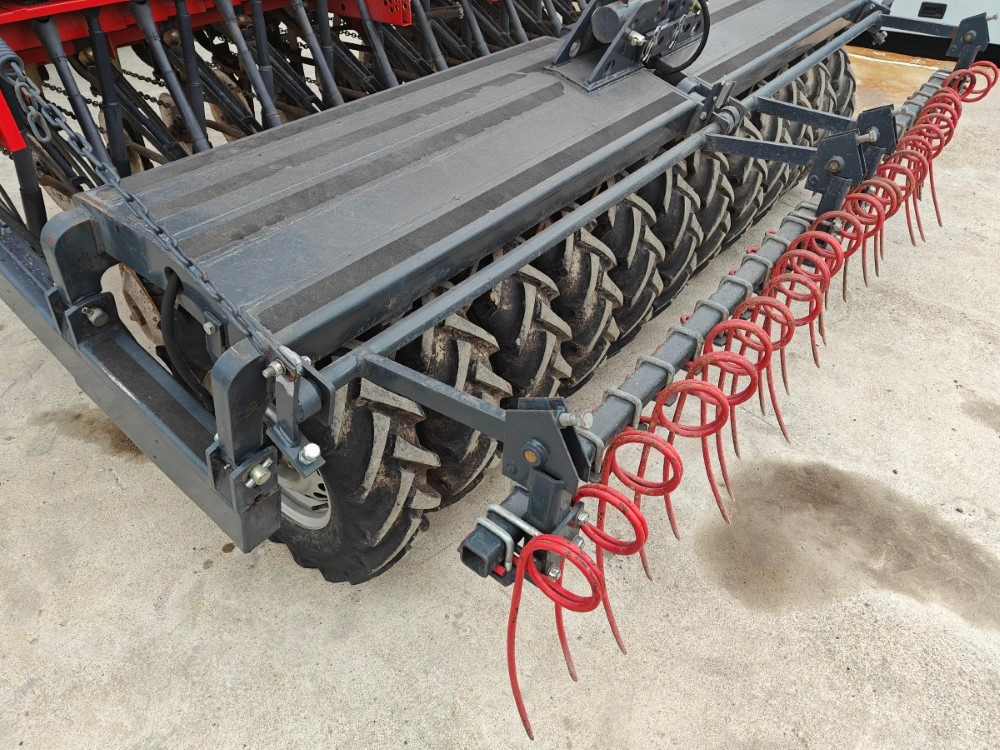 Combine seed drill Tume HKL 3000 JC Pro Täyskiekkokone: picture 14