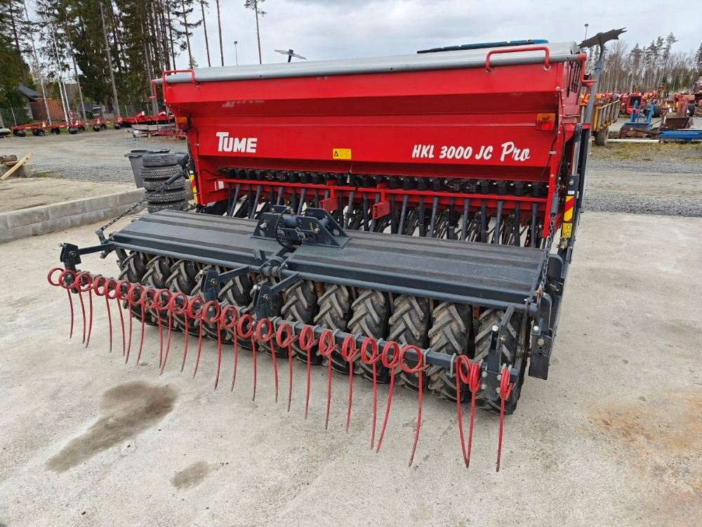 Combine seed drill Tume HKL 3000 JC Pro Täyskiekkokone: picture 5