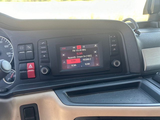 MAN TGX 26.470 6X2-4 BL tandem - Curtainsider truck: picture 3 MAN TGX 26.470 6X2-4 BL tandem - Curtainsider truck: picture 3