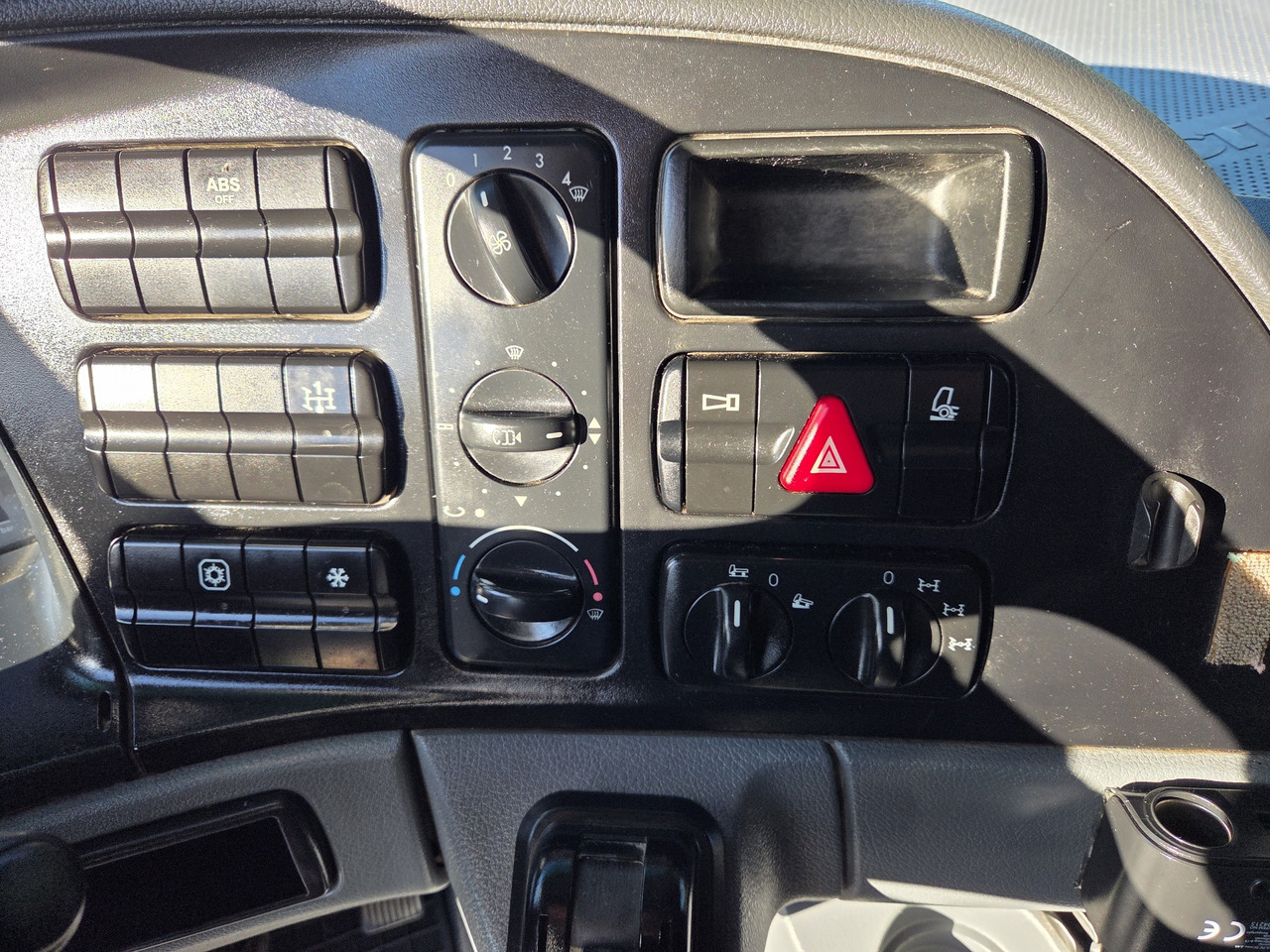 MERCEDES-BENZ ACTROS 3341 6x6 + CRANE PM 30 Radio Control leasing MERCEDES-BENZ ACTROS 3341 6x6 + CRANE PM 30 Radio Control: picture 10
