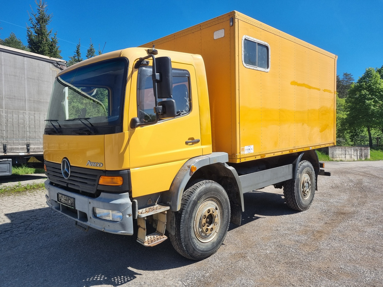 MERCEDES-BENZ ATEGO 1017 4x4 BOX + PTO - Box truck: picture 1 MERCEDES-BENZ ATEGO 1017 4x4 BOX + PTO - Box truck: picture 1
