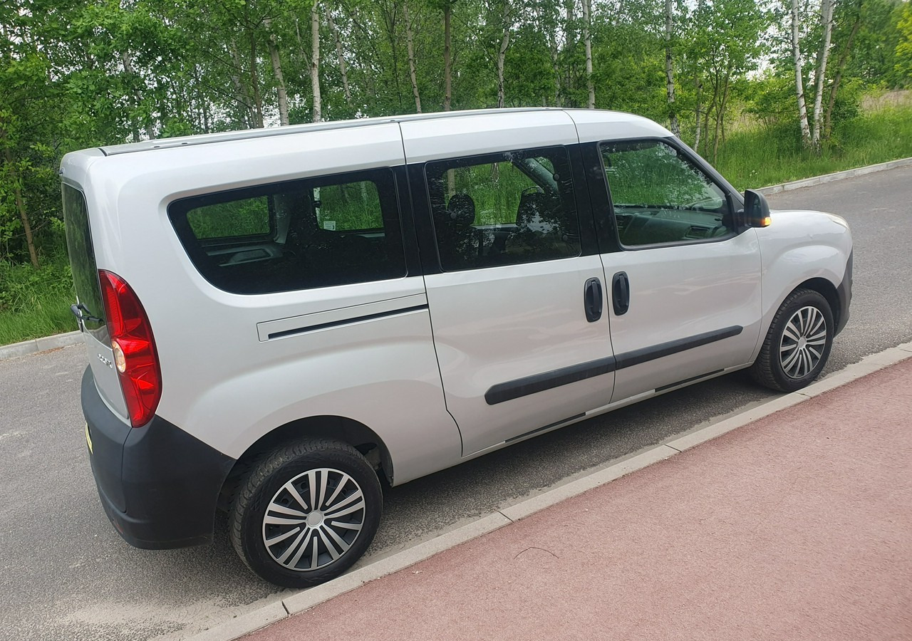 Fiat Doblo long*combo *doblo* krajówka *fv vat 23%* - Car: picture 5 Fiat Doblo long*combo *doblo* krajówka *fv vat 23%* - Car: picture 5