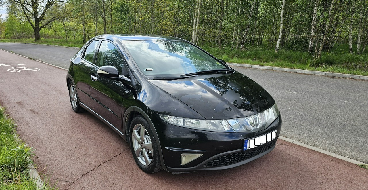 Honda Civic VIII bardzo ładna * pełnosprawna * - Car: picture 2 Honda Civic VIII bardzo ładna * pełnosprawna * - Car: picture 2