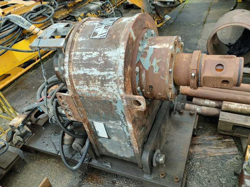 Bauer RG15T UM.50 + drill STDS AD3500 - Drilling rig: picture 4 Bauer RG15T UM.50 + drill STDS AD3500 - Drilling rig: picture 4