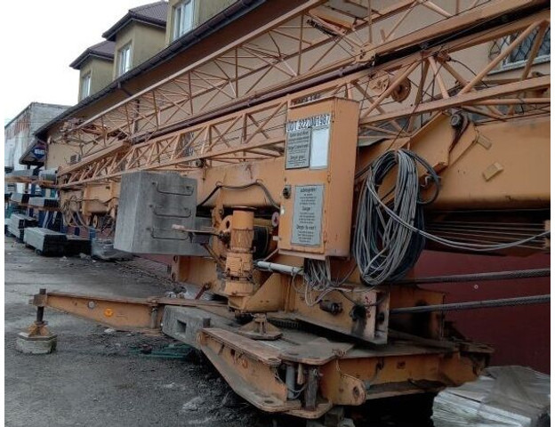 Liebherr 32K, 1992 yom, cabin stering, loco PL - Self-erecting tower crane: picture 1 Liebherr 32K, 1992 yom, cabin stering, loco PL - Self-erecting tower crane: picture 1