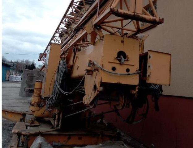 Liebherr 32K, 1992 yom, cabin stering, loco PL - Self-erecting tower crane: picture 5 Liebherr 32K, 1992 yom, cabin stering, loco PL - Self-erecting tower crane: picture 5