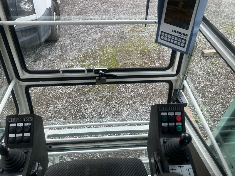 Liebherr 85EC-B 2012yom - Tower crane: picture 3 Liebherr 85EC-B 2012yom - Tower crane: picture 3