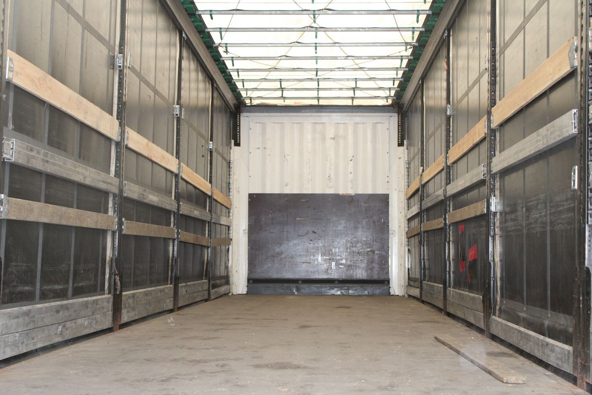 Curtainsider semi-trailer Krone SD PROFI LINER: picture 7