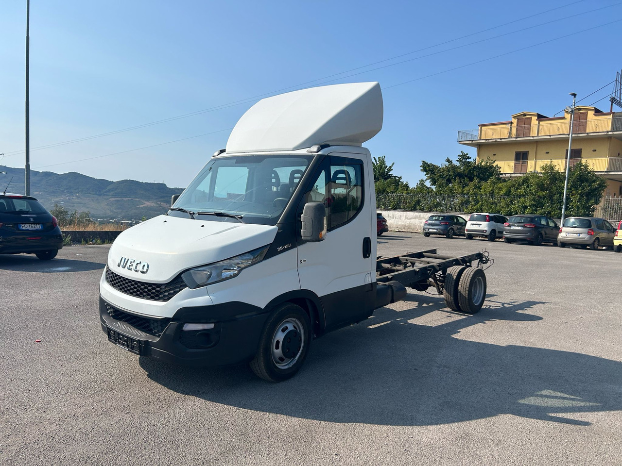 IVECO DAILY 35C15 - Crane truck: picture 1 IVECO DAILY 35C15 - Crane truck: picture 1
