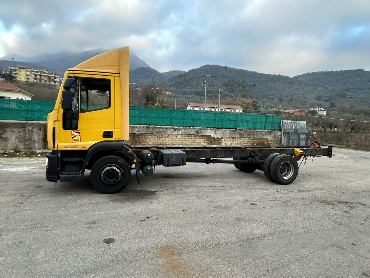 IVECO EUROCARGO 120E28P - Cab chassis truck: picture 5 IVECO EUROCARGO 120E28P - Cab chassis truck: picture 5