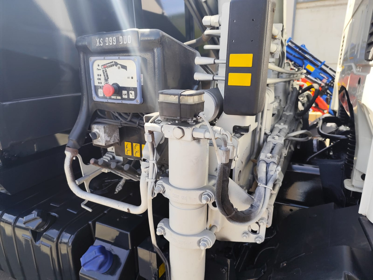 IVECO EUROCARGO 140-250 - Crane truck: picture 4 IVECO EUROCARGO 140-250 - Crane truck: picture 4