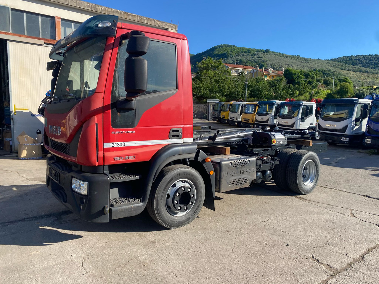 IVECO EUROCARGO 150-280 - Hook lift truck: picture 4 IVECO EUROCARGO 150-280 - Hook lift truck: picture 4