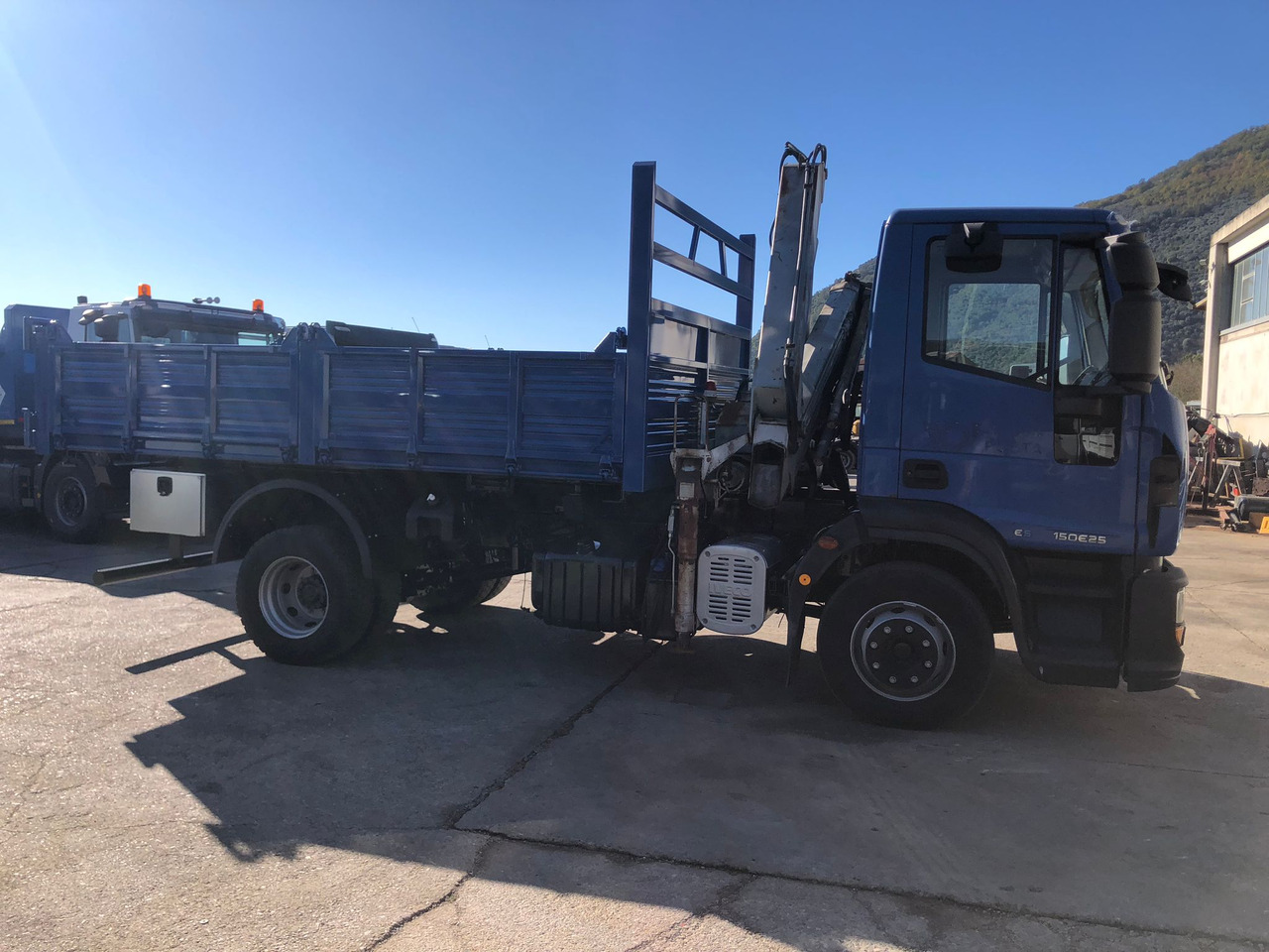 Crane truck, Tipper IVECO EUROCARGO 150E25P: picture 14 Crane truck, Tipper IVECO EUROCARGO 150E25P: picture 14