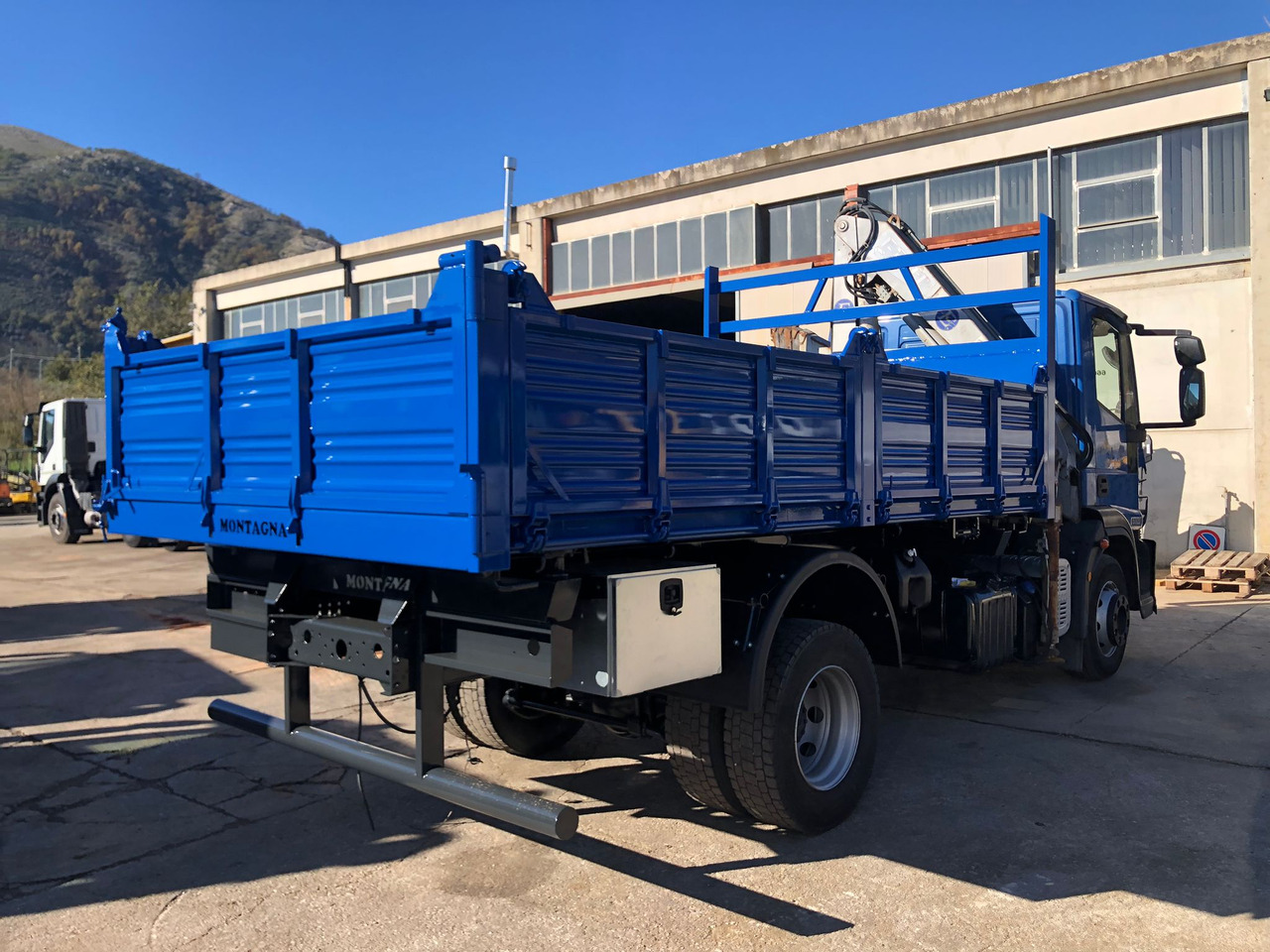 Crane truck, Tipper IVECO EUROCARGO 150E25P: picture 15 Crane truck, Tipper IVECO EUROCARGO 150E25P: picture 15