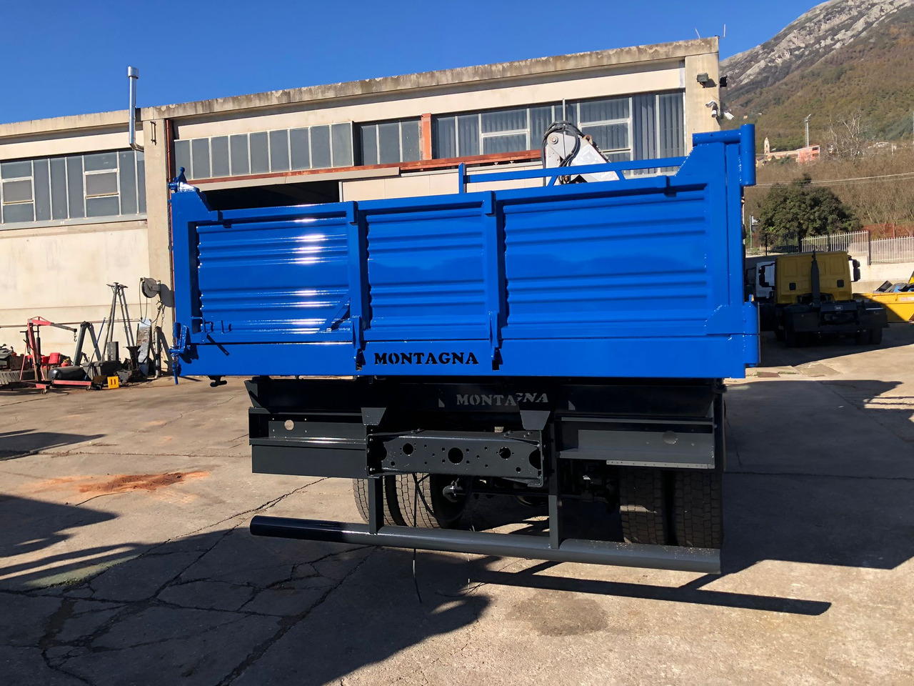 Crane truck, Tipper IVECO EUROCARGO 150E25P: picture 12 Crane truck, Tipper IVECO EUROCARGO 150E25P: picture 12