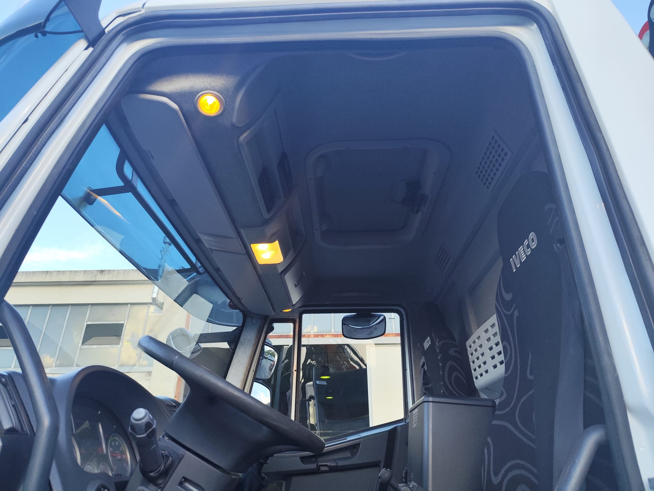 Crane truck IVECO EUROCARGO 160E30: picture 25
