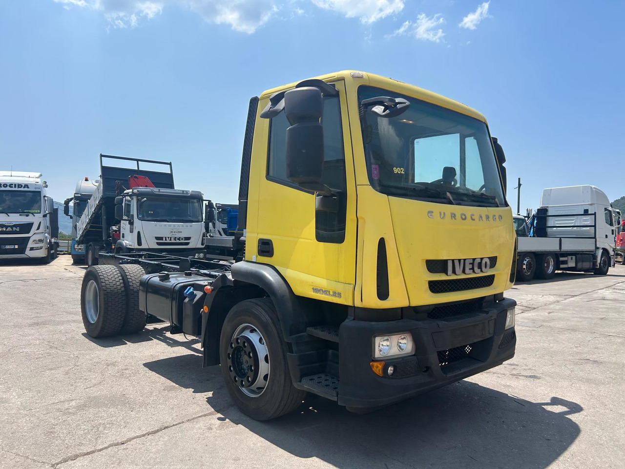 IVECO EUROCARGO 190EL25 - Cab chassis truck: picture 4 IVECO EUROCARGO 190EL25 - Cab chassis truck: picture 4