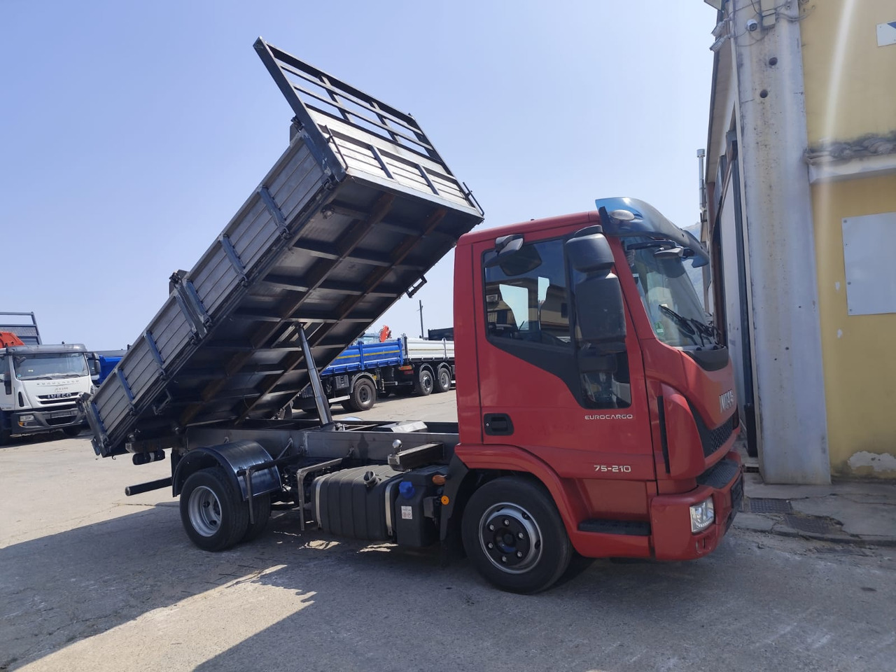 IVECO EUROCARGO 75-210 - Tipper: picture 1 IVECO EUROCARGO 75-210 - Tipper: picture 1