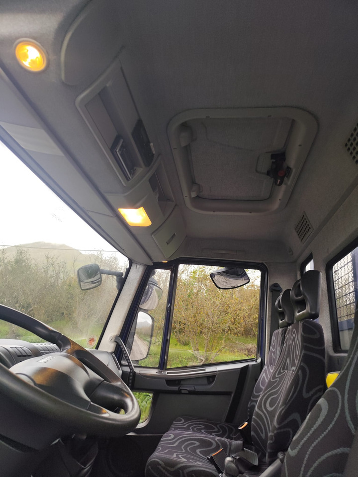 IVECO EUROCARGO 75E18 - Dropside/ Flatbed truck: picture 4 IVECO EUROCARGO 75E18 - Dropside/ Flatbed truck: picture 4