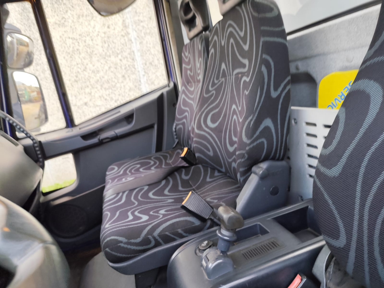 IVECO EUROCARGO 75E18 - Dropside/ Flatbed truck: picture 3 IVECO EUROCARGO 75E18 - Dropside/ Flatbed truck: picture 3