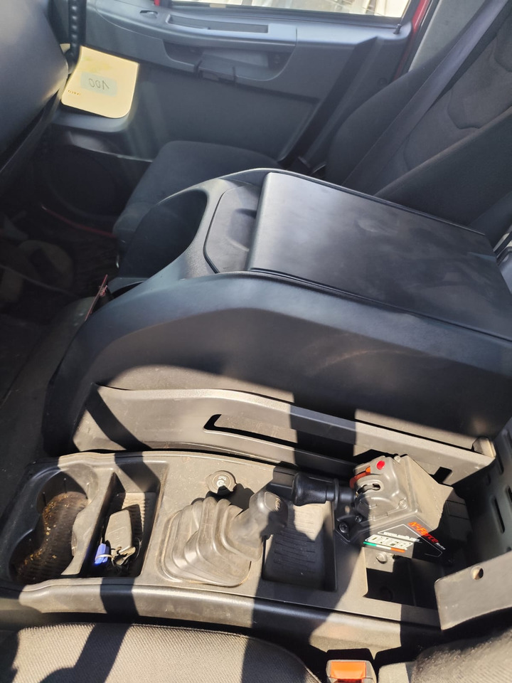 Cab chassis truck IVECO EUROCARGO 80-190: picture 25