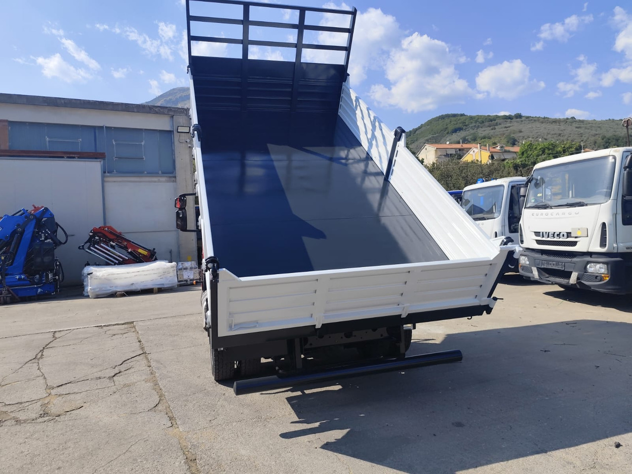 Cab chassis truck IVECO EUROCARGO 80-190: picture 39