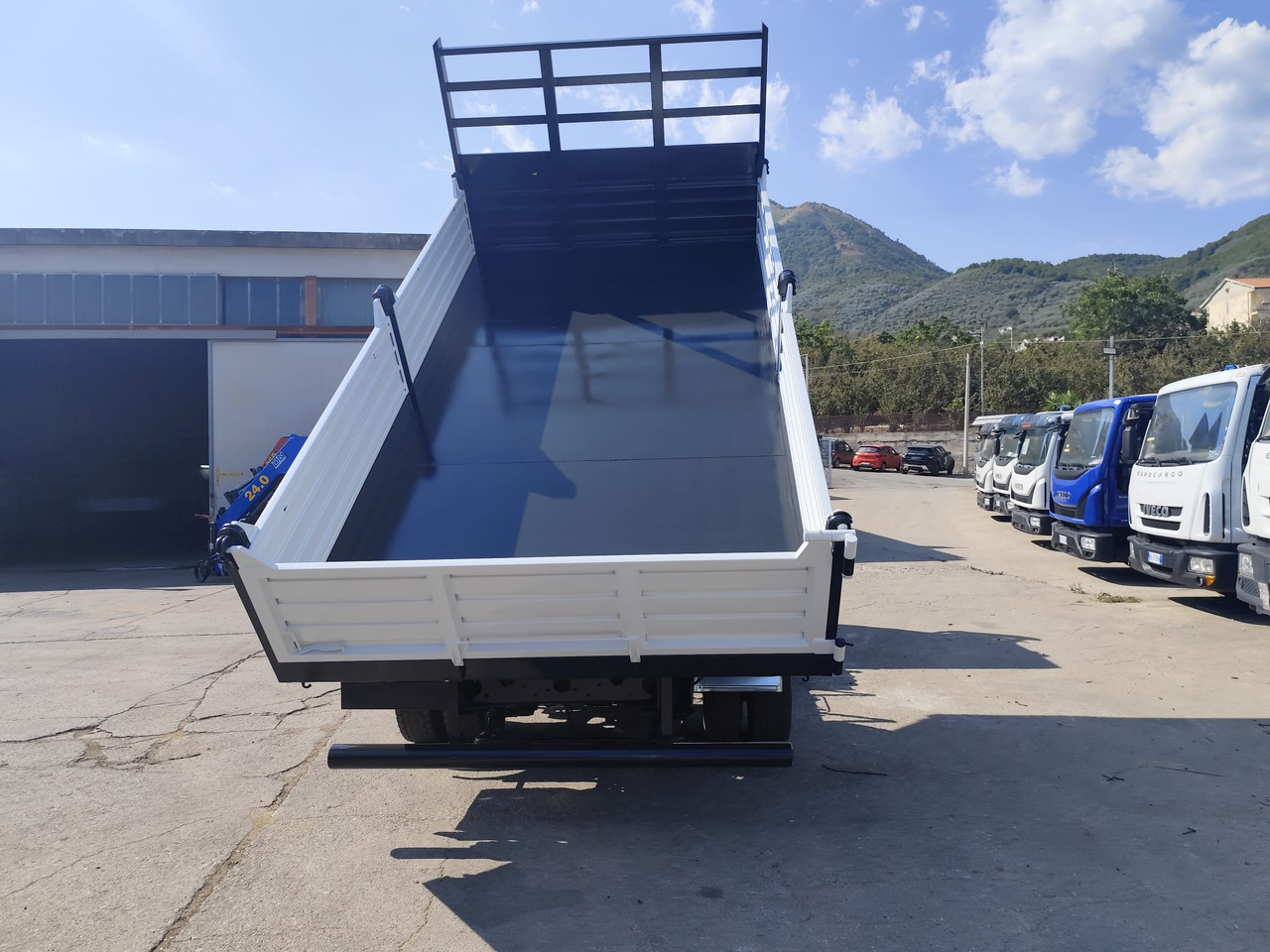 Cab chassis truck IVECO EUROCARGO 80-190: picture 41