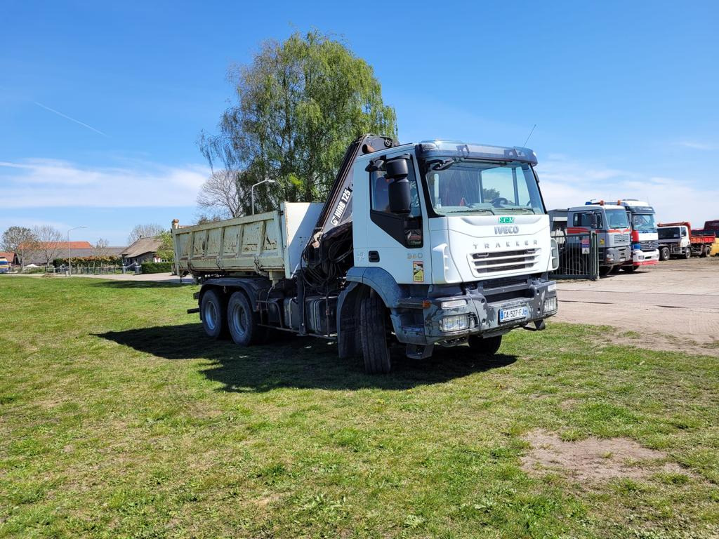 Crane truck, Tipper IVECO TRAKKER 260T36: picture 8 Crane truck, Tipper IVECO TRAKKER 260T36: picture 8
