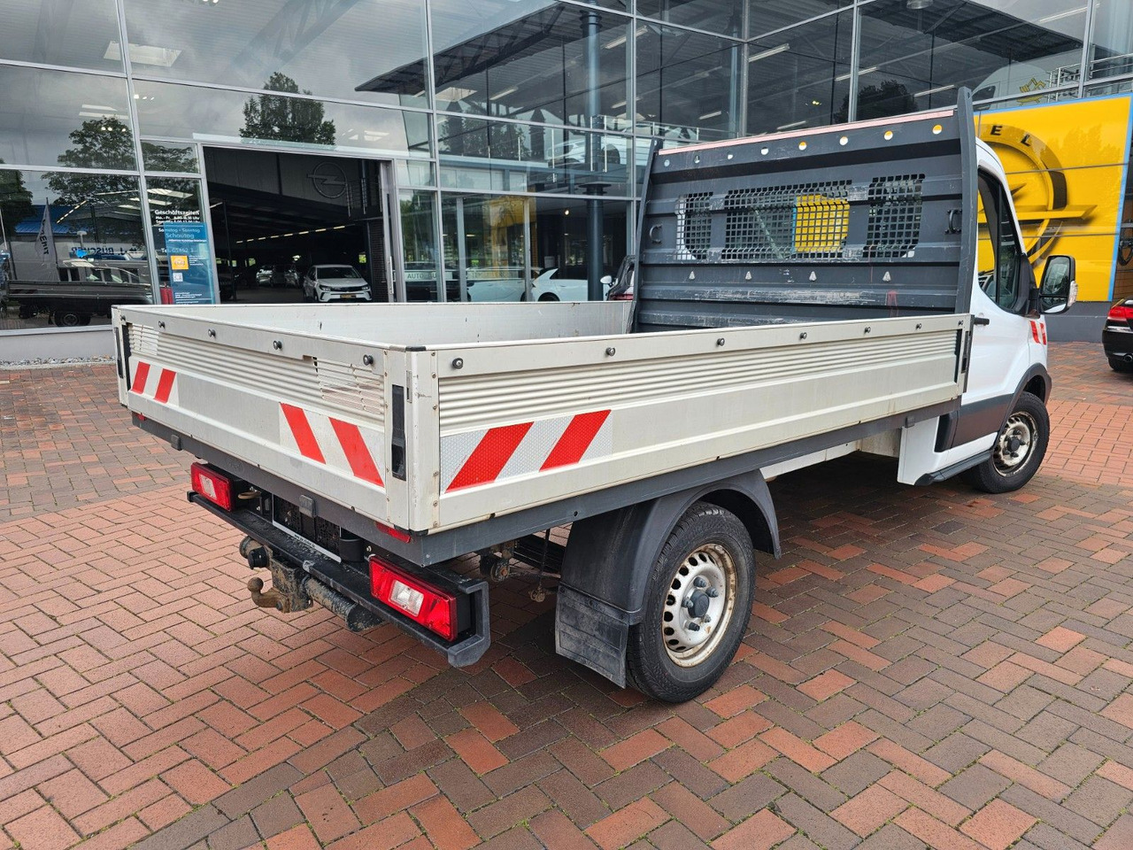 Ford Transit Pritsche 350 L2 Einzelkabine Motorschade - Open body delivery van: picture 3 Ford Transit Pritsche 350 L2 Einzelkabine Motorschade - Open body delivery van: picture 3