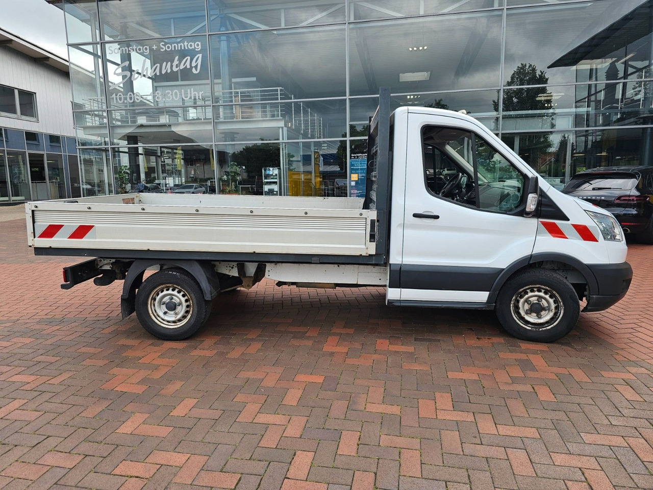 Ford Transit Pritsche 350 L2 Einzelkabine Motorschade - Open body delivery van: picture 2 Ford Transit Pritsche 350 L2 Einzelkabine Motorschade - Open body delivery van: picture 2