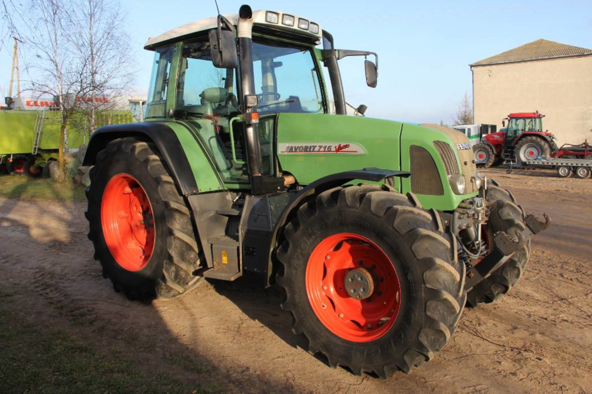 FENDT 716 - Farm tractor: picture 3 FENDT 716 - Farm tractor: picture 3