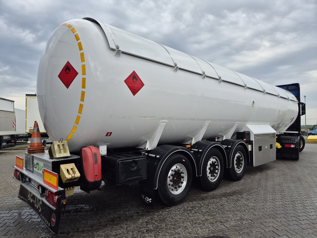 BC-LDS EMERSON/ propane/ butane/ lpg/ gpl - Tank semi-trailer: picture 1 BC-LDS EMERSON/ propane/ butane/ lpg/ gpl - Tank semi-trailer: picture 1